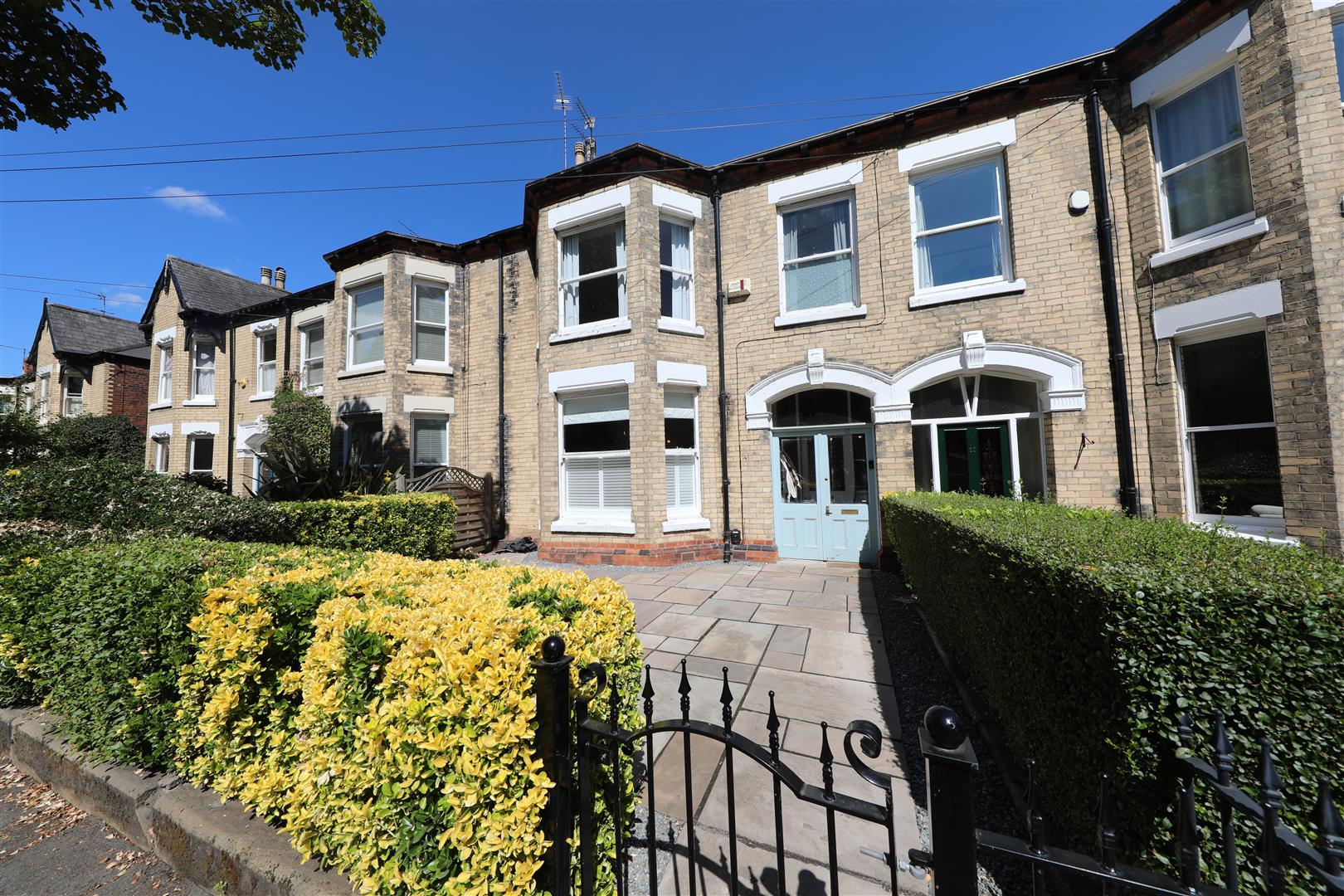 Property & Houses for Sale & Let in Hull Symonds & Greenham